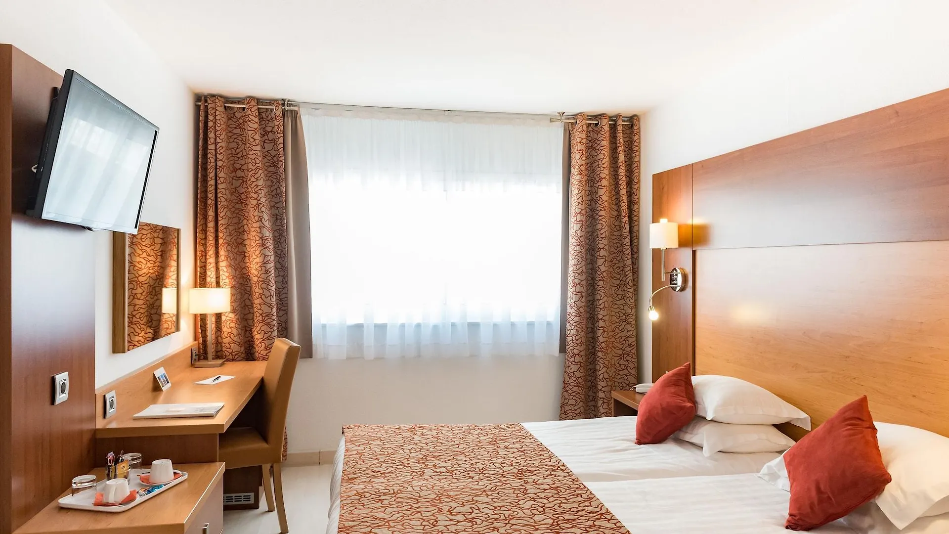 **** Hotel Mercure Saint Raphael Centre Plage France